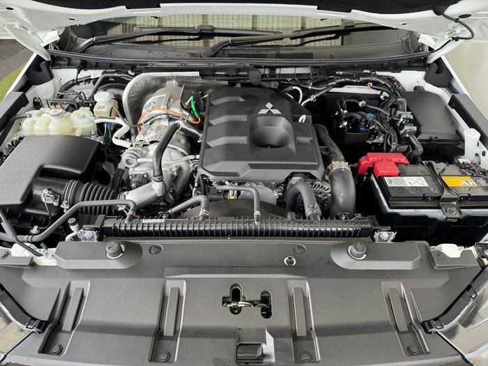 2025 Mitsubishi Triton GLX