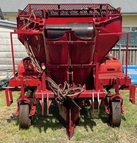 0 CANE PLANTER SINGLE ROW RED