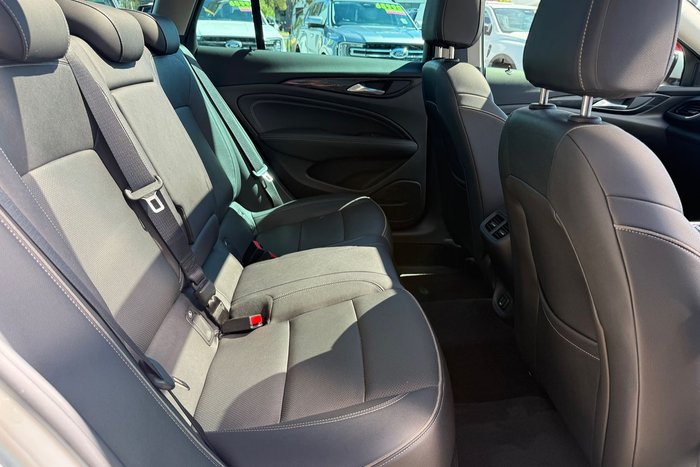 2018 Holden Calais V