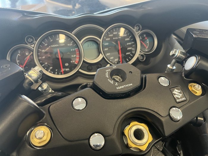 2021 Suzuki GSX1300RA (HAYABUSA) SILVER