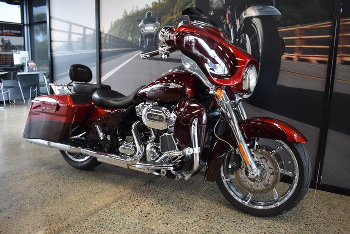 2012 Harley-davidson CVO STREET GLIDE MAROON