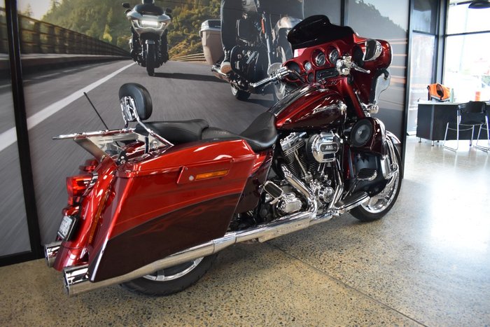 2012 Harley-davidson CVO STREET GLIDE MAROON