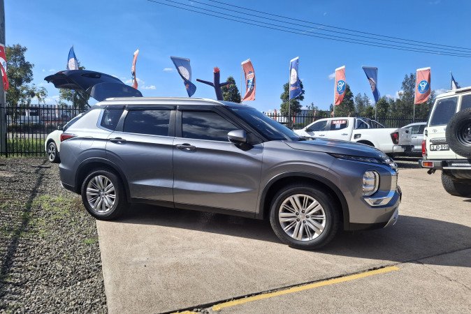 2022 MITSUBISHI OUTLANDER LS 7 SEAT (AWD)