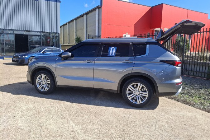 2022 MITSUBISHI OUTLANDER LS 7 SEAT (AWD)