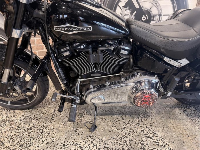 2020 Harley-Davidson Sport Glide 107 (FLSB) Softail Black