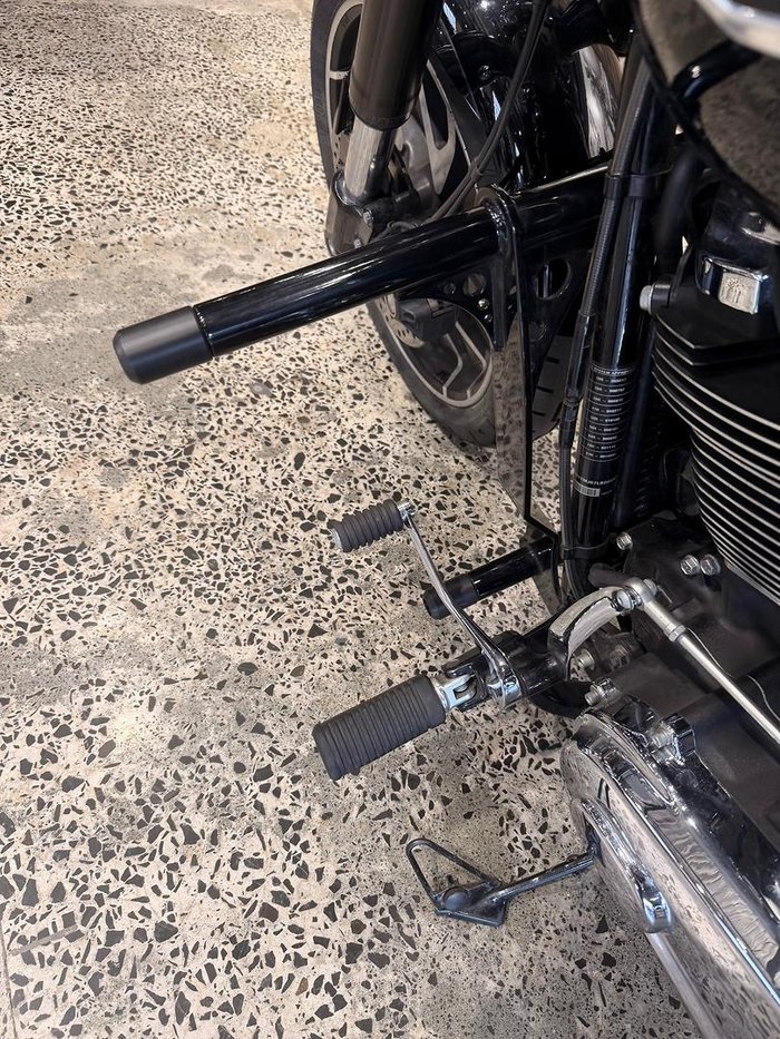 2020 Harley-Davidson Sport Glide 107 (FLSB) Softail Black