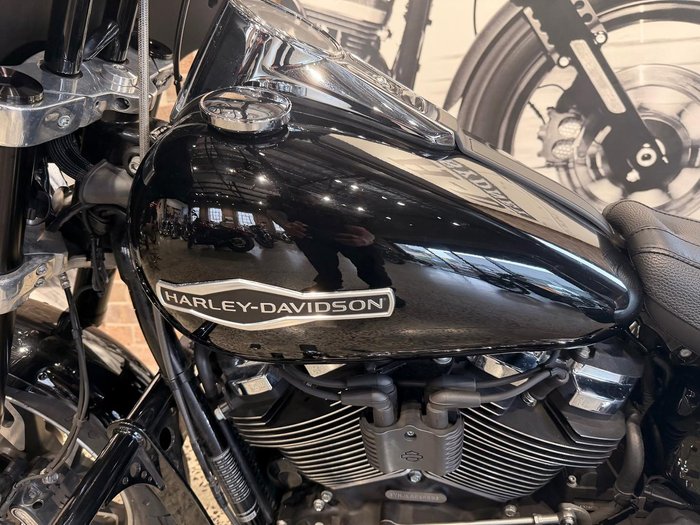 2020 Harley-Davidson Sport Glide 107 (FLSB) Softail Black