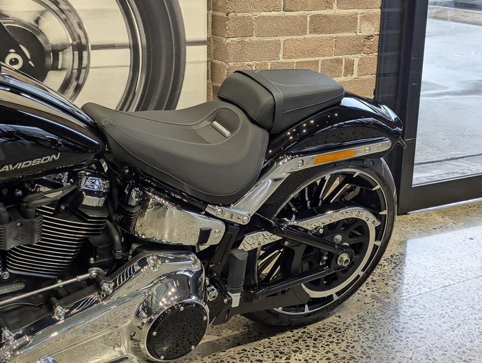 2025 Harley-Davidson Breakout 117 (FXBR) Softail Black