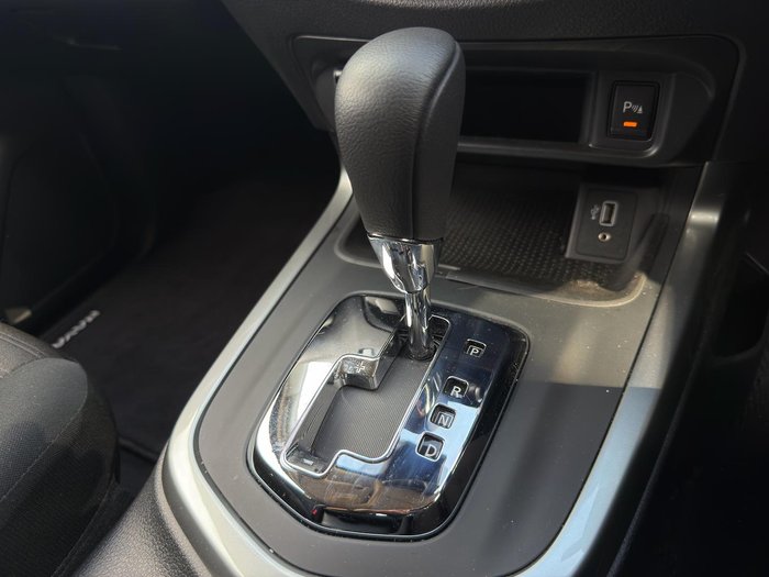 2024 Nissan Navara ST