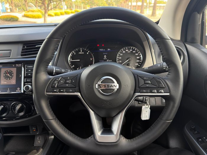 2024 Nissan Navara ST