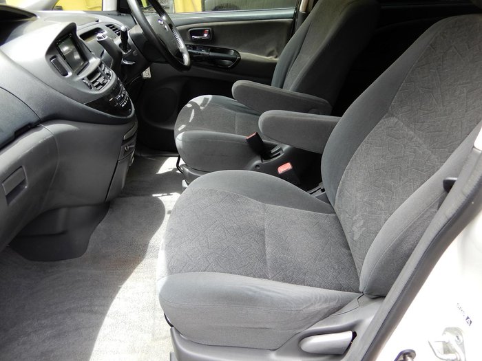 2003 Toyota Estima Aeras ACR30 White