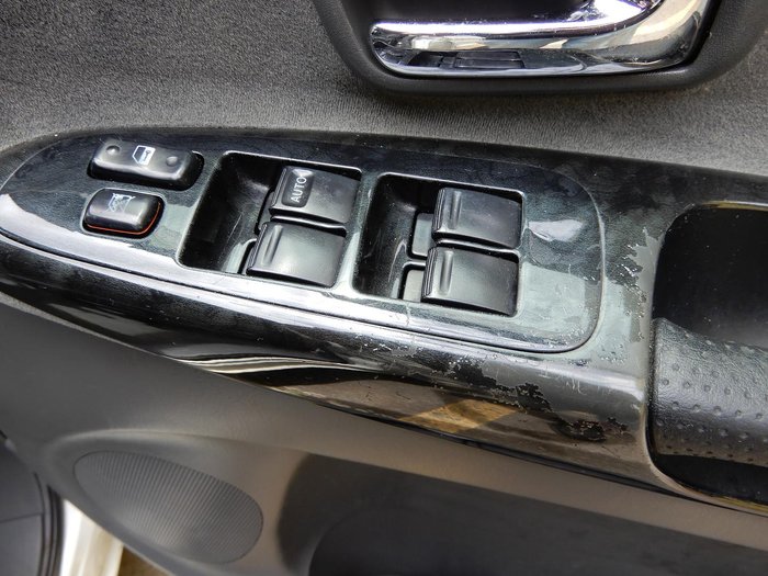 2003 Toyota Estima Aeras ACR30 White