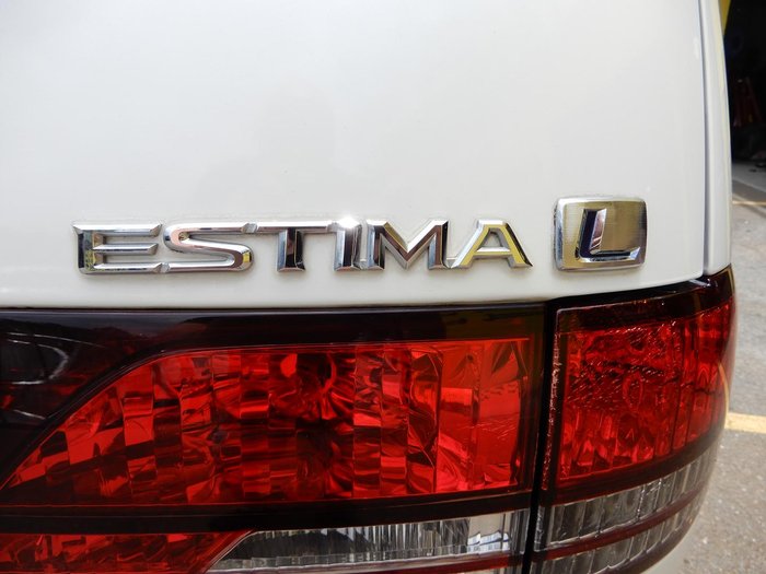 2003 Toyota Estima Aeras ACR30 White