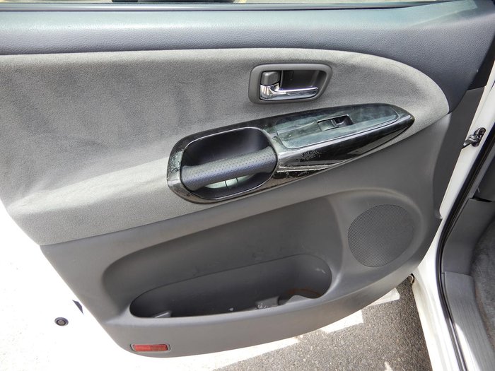 2003 Toyota Estima Aeras ACR30 White