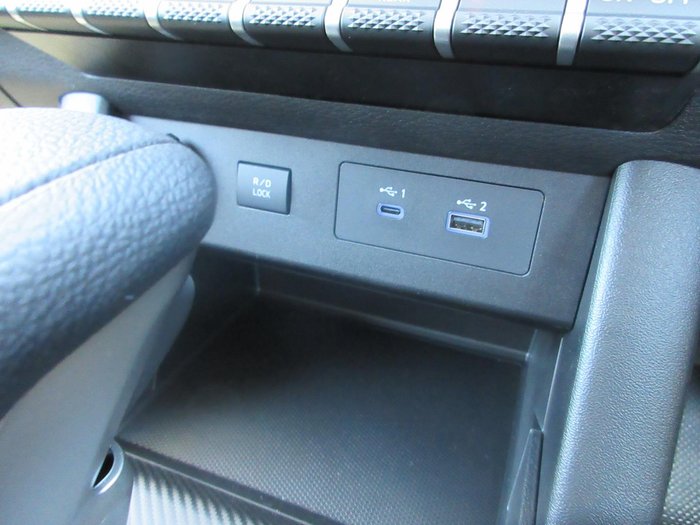 2025 Mitsubishi Triton GLX+