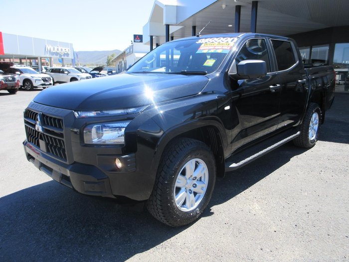 2025 Mitsubishi Triton GLX+