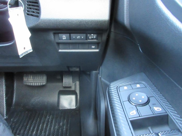 2025 Mitsubishi Triton GLX+