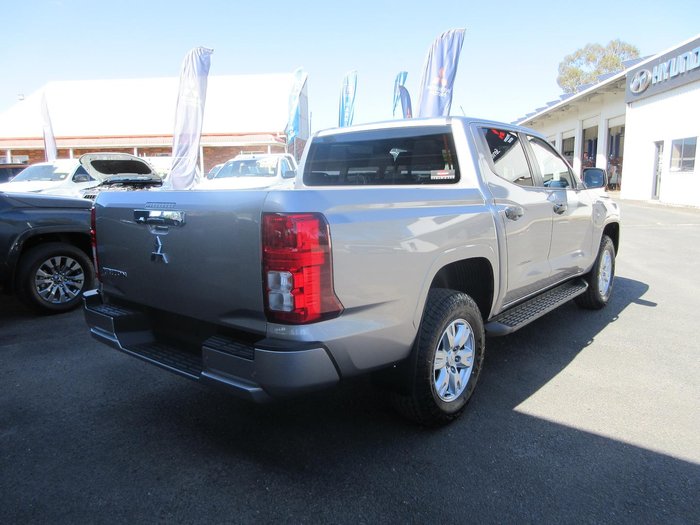 2025 Mitsubishi Triton GLX+