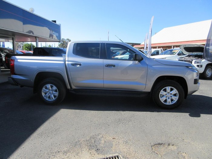 2025 Mitsubishi Triton GLX+