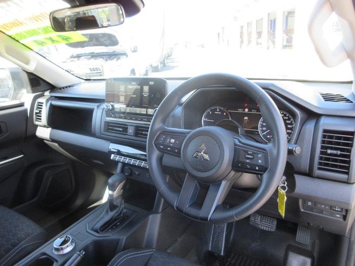 2025 Mitsubishi Triton GLX+