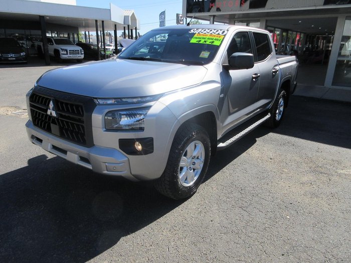 2025 Mitsubishi Triton GLX+