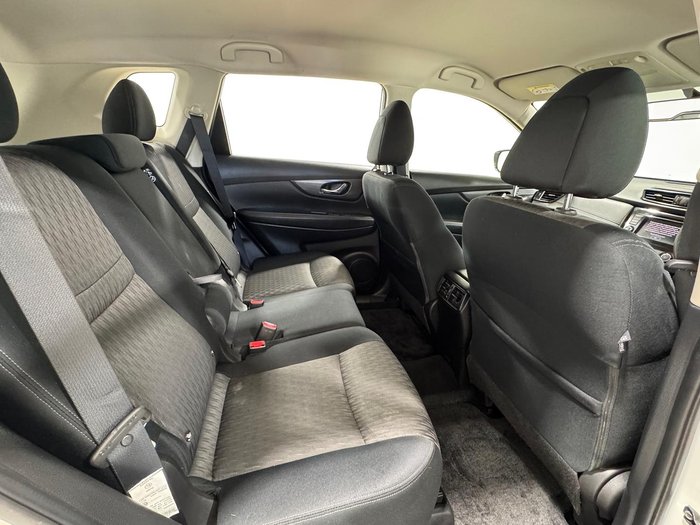 2022 Nissan X-TRAIL ST