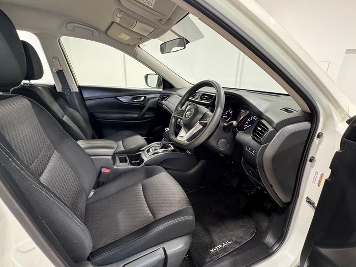 2022 Nissan X-TRAIL ST