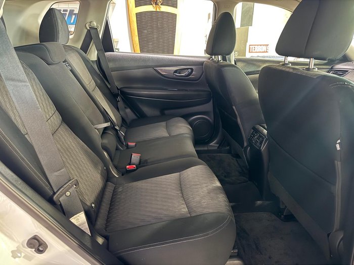 2022 Nissan X-TRAIL ST