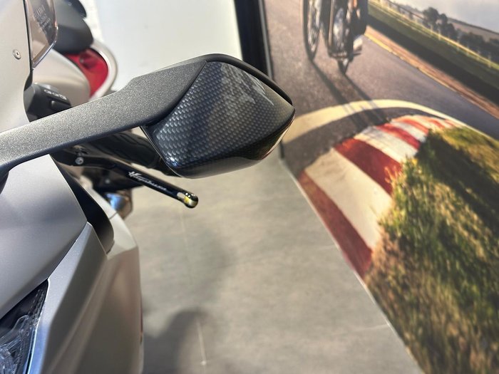 2022 Suzuki Hayabusa (GSX1300R) Hayabusa Silver