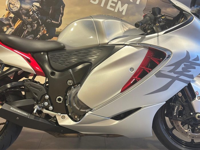 2022 Suzuki Hayabusa (GSX1300R) Hayabusa Silver
