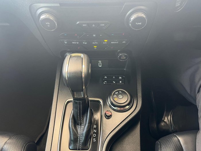 2021 Ford Everest Titanium