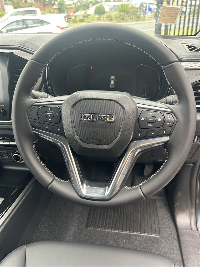 2025 Isuzu D-MAX LS-U+