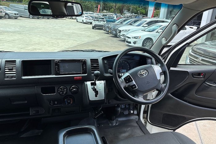 2018 Toyota Hiace Commuter