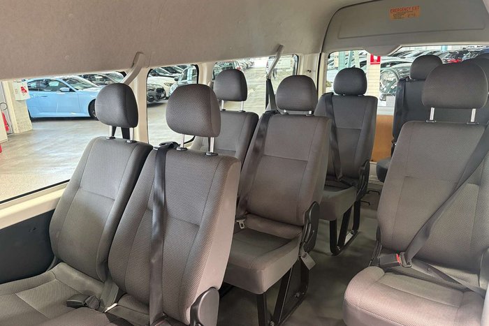 2016 Toyota Hiace Commuter