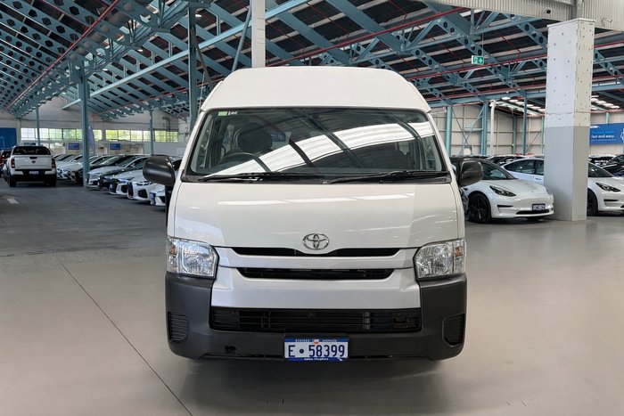 2016 Toyota Hiace Commuter