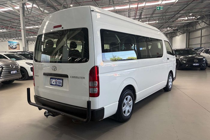 2016 Toyota Hiace Commuter