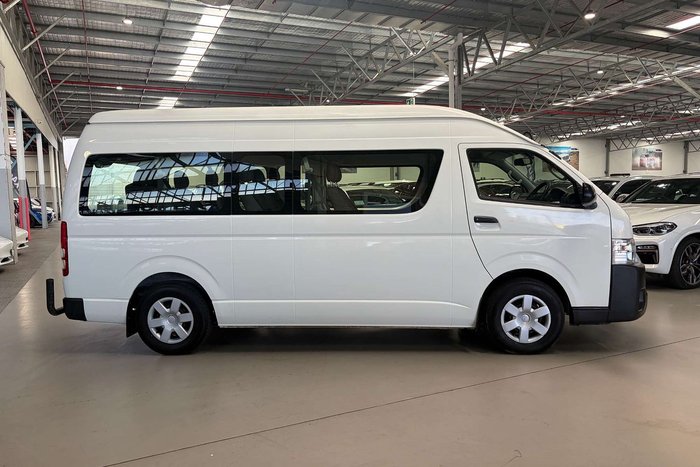 2016 Toyota Hiace Commuter