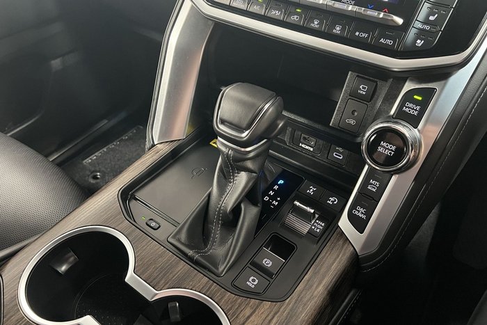 2025 Toyota Landcruiser VX