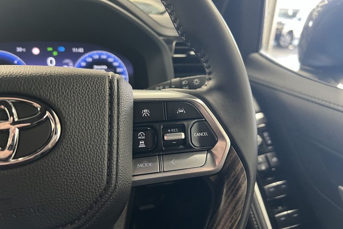 2025 Toyota Landcruiser VX