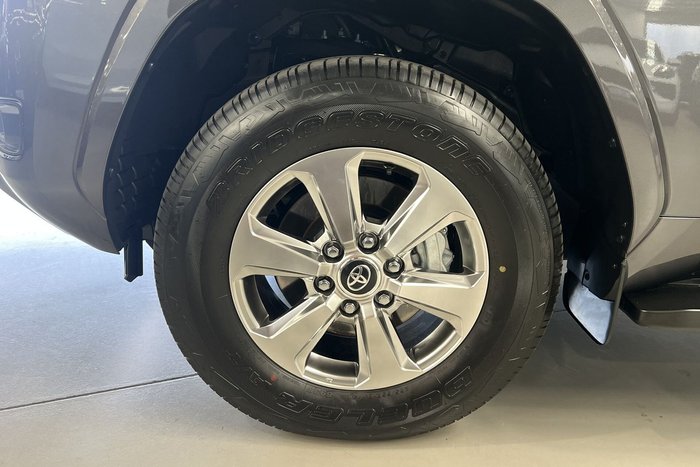 2025 Toyota Landcruiser VX