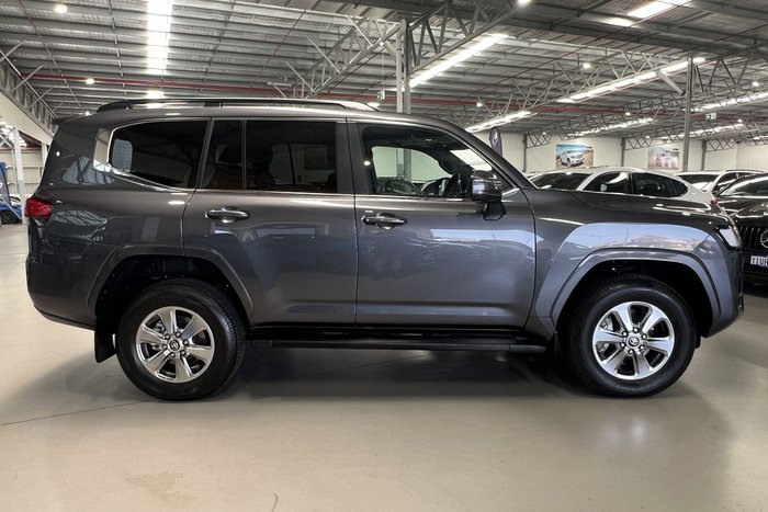 2025 Toyota Landcruiser VX