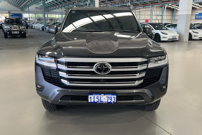 2025 Toyota Landcruiser VX