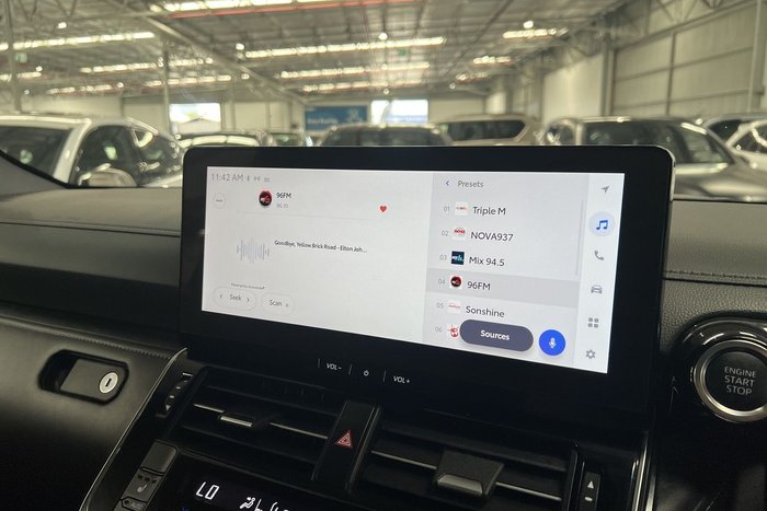 2025 Toyota Landcruiser VX