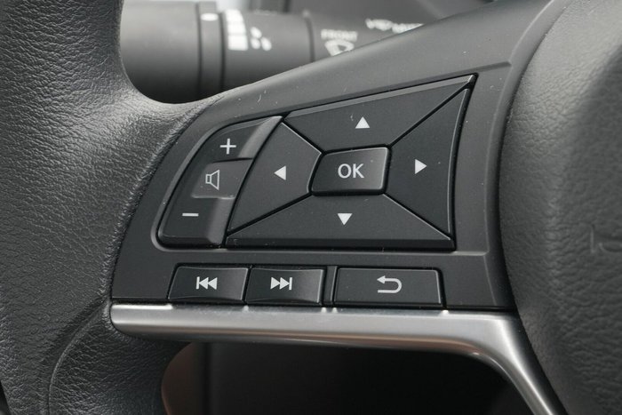 2022 Nissan Navara SL