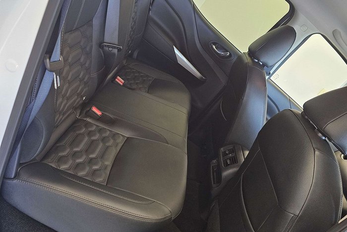 2023 Nissan Navara ST-X