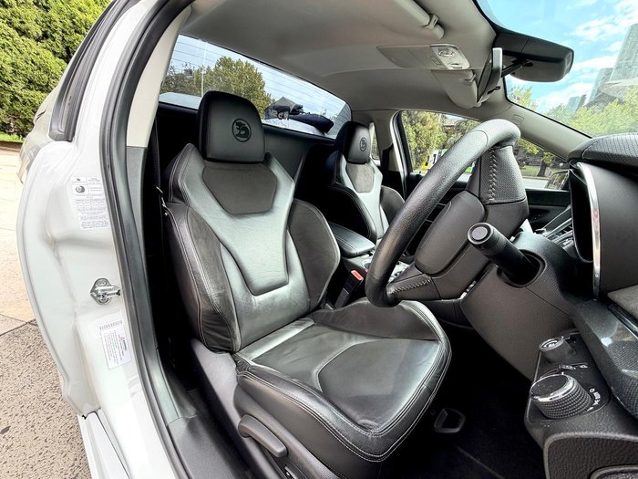 2014 Holden Special Vehicles Maloo R8 GEN-F MY14 Heron White