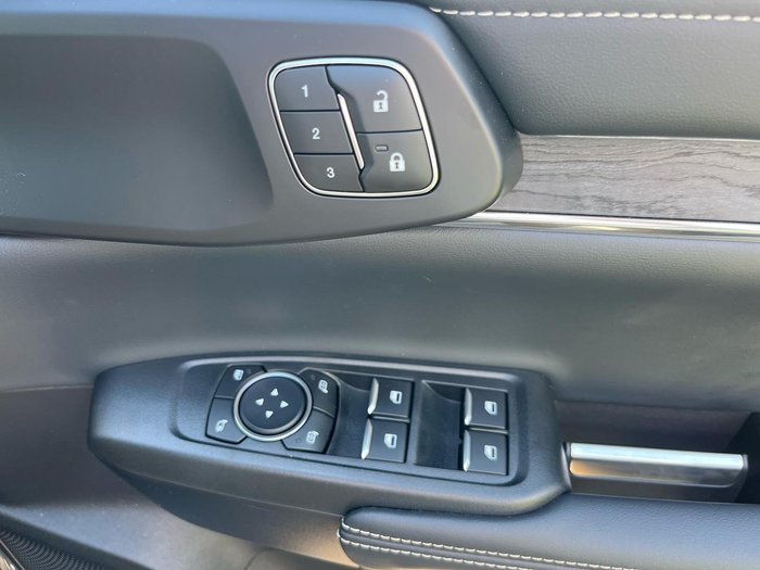 2025 Ford Everest Platinum