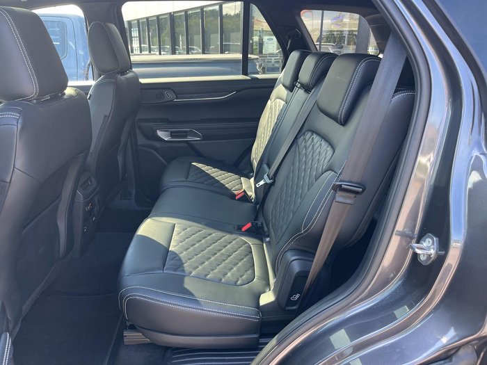 2025 Ford Everest Platinum