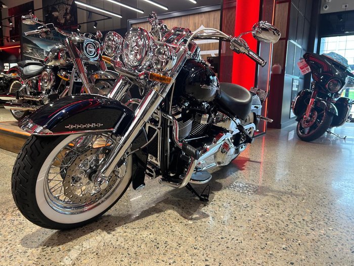 2020 Harley-Davidson Deluxe 107 (FLDE) Softail Blue