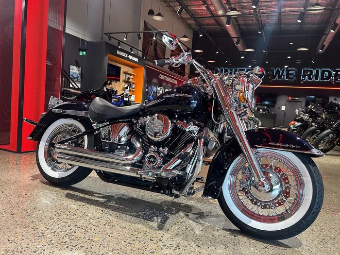 2020 Harley-Davidson Deluxe 107 (FLDE) Softail Blue